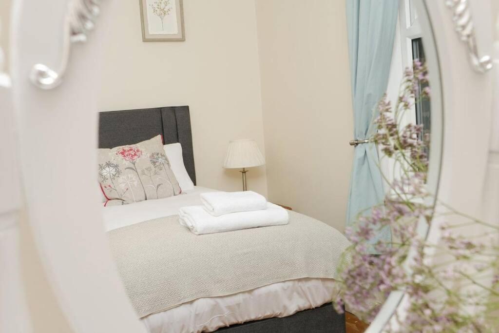 The River Walk House York Villa ภายนอก รูปภาพ