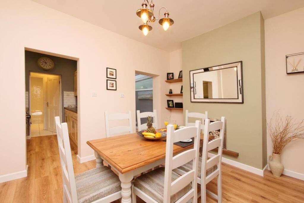 The River Walk House York Villa ภายนอก รูปภาพ