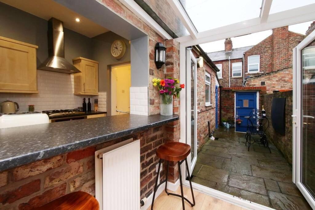 The River Walk House York Villa ภายนอก รูปภาพ