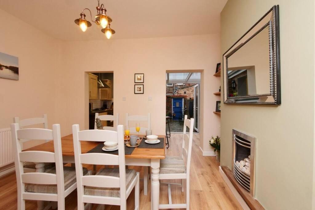 The River Walk House York Villa ภายนอก รูปภาพ