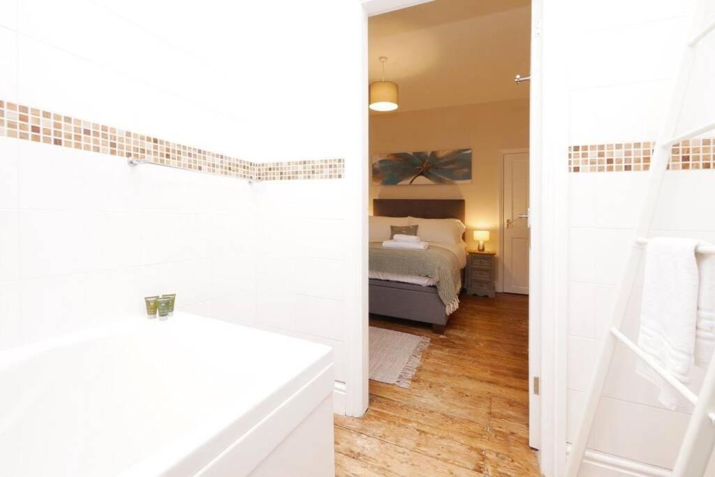 The River Walk House York Villa ภายนอก รูปภาพ
